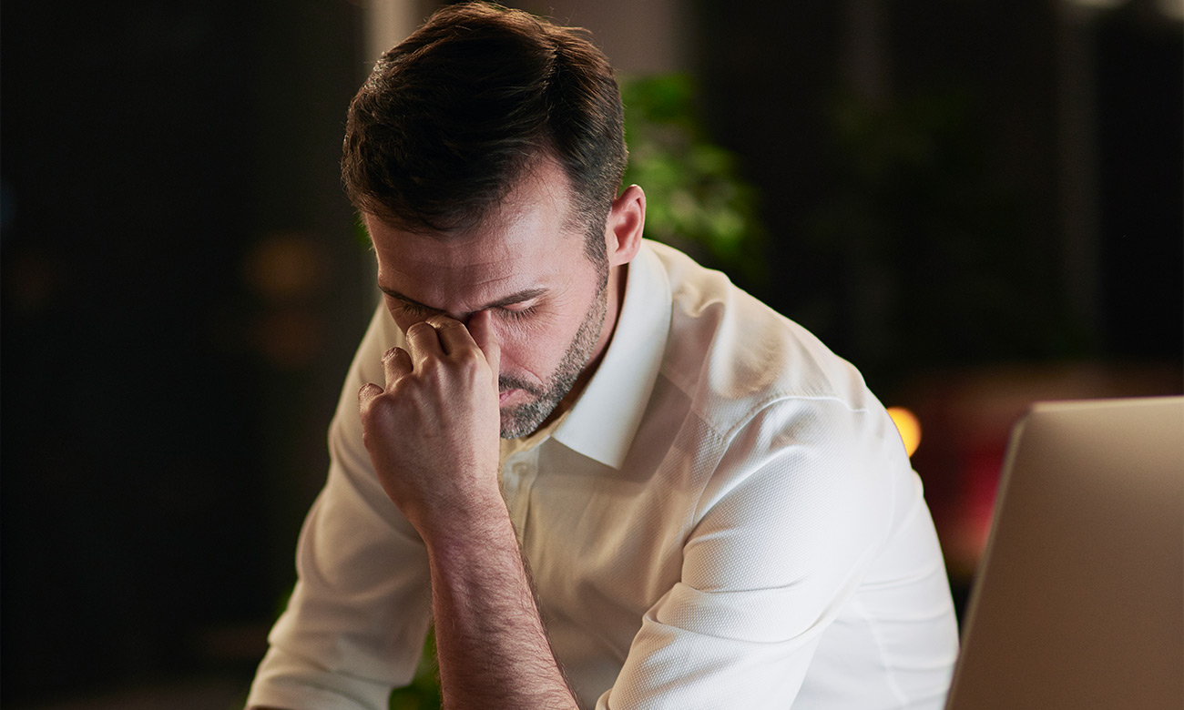 Okładka artykułu o wypaleniu emocjonalnym i regeneracji